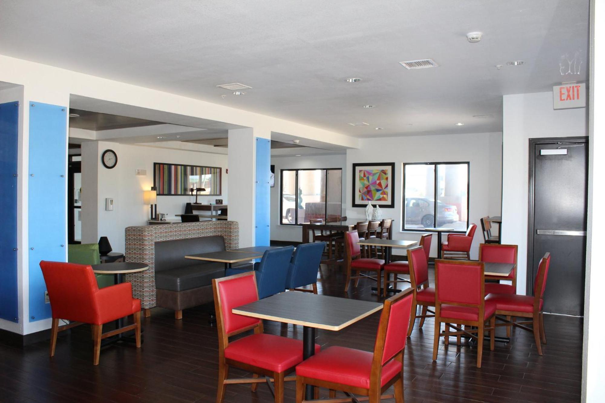 Holiday Inn Express Ponca City By Ihg Exterior photo